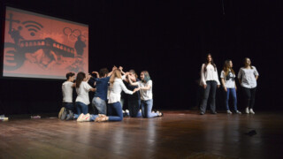 Le pièce delle ragazze e dei ragazzi di First Play